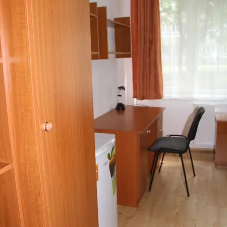 Szombathelyi Egyetemi Kollegium אכסניה סזומבאת'לי