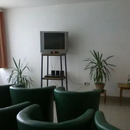 אכסניה Szombathelyi Egyetemi Kollegium