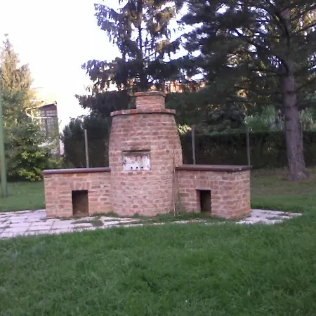 אכסניה Szombathelyi Egyetemi Kollegium