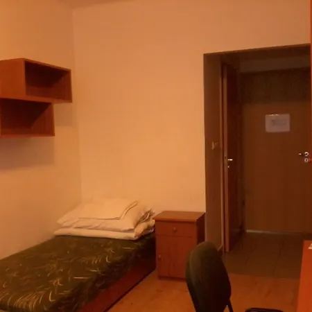 אכסניה Szombathelyi Egyetemi Kollegium *