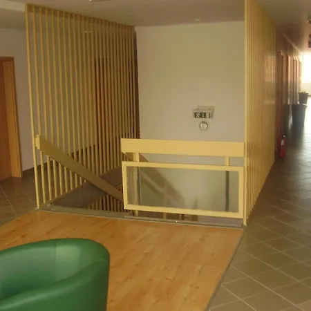 Szombathelyi Egyetemi Kollegium * סזומבאת'לי